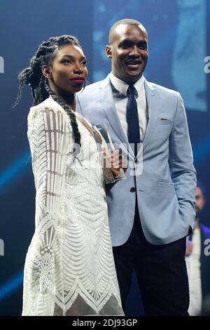 Michaela Coel et Kadiff Kirwan gagnants du prix Coup de Coeur du Jury pour la Fiction Europeenne avec la serie Chewing Gum assistent a la Ceremonie de Cloture du Festival de la Fiction TV 2016 de la Rochelle, a la Rochelle, France le 17 Settembre 2016. Foto di Aurore Marechal/ABACAPRESS.COM Foto Stock