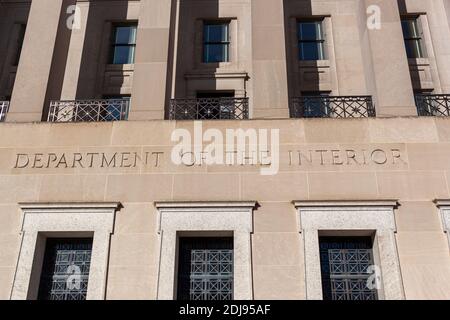 Washington DC, USA 11-29-2020: Stewart Lee Udal Building, l'edificio principale del Dipartimento degli interni degli Stati Uniti. Questo è il quartier generale di Where Off Foto Stock