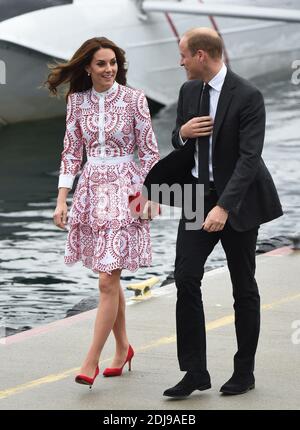 Catherine, Duchessa di Cambridge e il Principe Guglielmo, Duca di Cambridge, dopo essere arrivati in aereo al Vancouver Harbour Flight Center durante il loro Royal Tour del Canada il 25 settembre 2016 a Vancouver, Canada. Foto di Lionel Hahn/ABACAPRESS.com Foto Stock