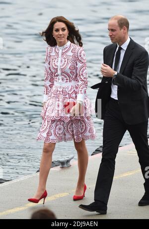 Catherine, Duchessa di Cambridge e il Principe Guglielmo, Duca di Cambridge, dopo essere arrivati in aereo al Vancouver Harbour Flight Center durante il loro Royal Tour del Canada il 25 settembre 2016 a Vancouver, Canada. Foto di Lionel Hahn/ABACAPRESS.com Foto Stock