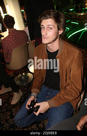 Jean-Baptiste Maunier partecipa al lancio del nuovo gioco FIFA 2017 (chiamato anche FIFA 17) che si è tenuto a 'Cercle Cadet' a Parigi, in Francia, il 26 settembre 2016. Foto di Jerome Domine/ABACAPRESS.COM Foto Stock