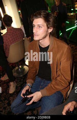 Jean-Baptiste Maunier partecipa al lancio del nuovo gioco FIFA 2017 (chiamato anche FIFA 17) che si è tenuto a 'Cercle Cadet' a Parigi, in Francia, il 26 settembre 2016. Foto di Jerome Domine/ABACAPRESS.COM Foto Stock