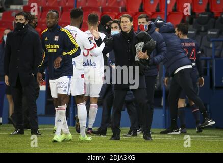 Allenatore dell'Olympique Lyonnais Rudi Garcia celebra la vittoria con I suoi giocatori in seguito al campionato francese Ligue 1 footba / LM Foto Stock