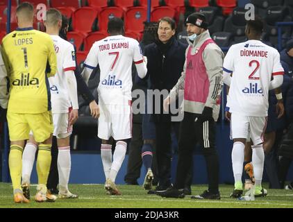 Allenatore dell'Olympique Lyonnais Rudi Garcia celebra la vittoria con Karl Toko Ekambi di Lione e compagni di squadra che seguono i francesi / LM Foto Stock