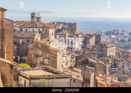 Considerata tra i borghi più belli dell'Italia centrale, Caprarola è un incantevole borgo medievale situato in provincia di Viterbo Foto Stock