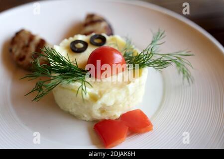 Piatto con cotolette e purè di patate nel ristorante Foto Stock