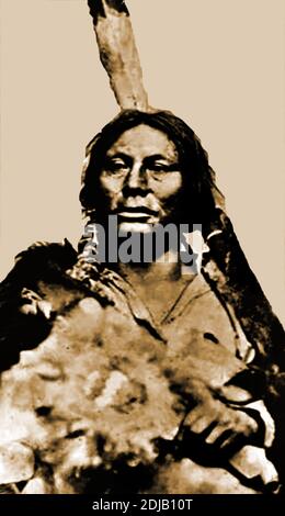 Un vecchio ritratto di Gall Hunkpapa, ( 1840–1894) capo guerriero indiano Sioux. Conosciuto nella sua lingua Lakota come Phizí. Ha combattuto nelle guerre contro la guerra contro gli Stati Uniti compreso nella posizione di beingone dei comandanti nella battaglia di piccolo Bighorn.lui è accreditato con il Cavallo pazzo di definire le strategie delle tribù indiane native in quella battaglia quando ha percepito che il Custer tenterebbe di tentare un attacco a due punte . Alla fine del 1876, molte delle bande Hunkpapa attraversarono il confine in Canada ma tornarono negli Stati Uniti nel 1880 e si arresero. Foto Stock