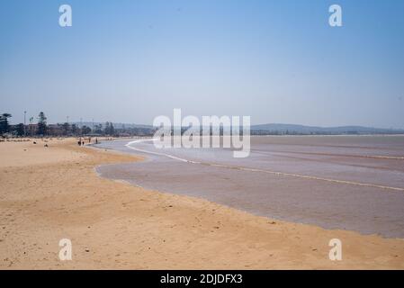 Essaouira, Morocco, Africa - 29 aprile 2019: L'enorme spiaggia di Essaouira Foto Stock