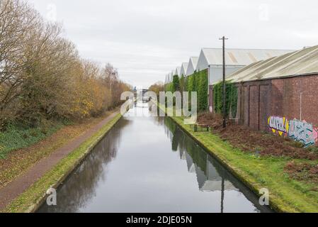 The Birmingham Canal at Smethwick Junction in Smethwick, Sandwell, West Midlands, UK Foto Stock