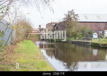 The Birmingham Canal at Smethwick Junction in Smethwick, Sandwell, West Midlands, UK Foto Stock