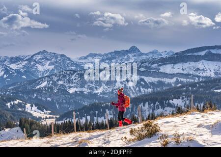 Inverno montagna Landcape nelle Alpi Allgaeu vicino Balderschwang, Baviera, Germania Foto Stock