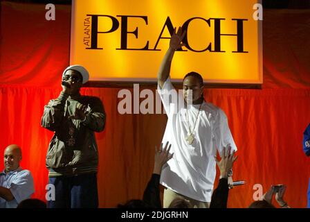 PAM Anderson e Ludacris ospitano il lancio di un milione di dollari da parte del gruppo Ocean Drive Publishing di Atlanta Peach all'Intercontinental Hotel, Buckhead, 3/31/06 hanno partecipato anche Usher (con la madre e il fratello James Lackey), Dallas Austin, T-Boz, e T.I. Foto Stock