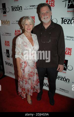 Helen Mirren e Taylor Hackford al Dennis Hopper's Birthday Party all'TAO al Venetian durante Cinevegas, Las Vegas NV, giugno 15 2006 Foto Stock