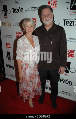 Helen Mirren e Taylor Hackford al Dennis Hopper's Birthday Party all'TAO al Venetian durante Cinevegas, Las Vegas NV, giugno 15 2006 Foto Stock