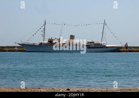 La regina danese Magretthe e il marito Principe Henrik visitano Atene a bordo del 'dannebrog'. Tra le feste, la coppia reale passò del tempo con il primo ministro greco Konstantinos Karamanlis. Atene, Grecia 5/25/06. Foto Stock