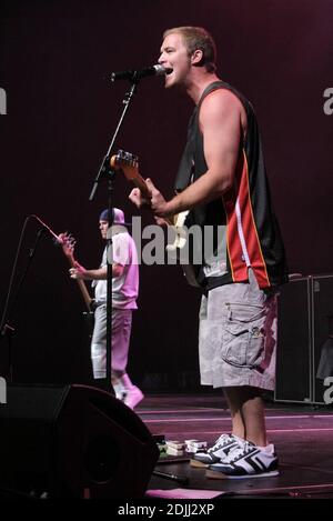 La rock band Slightly Stoopid suona all'Hard Rock Live di ft. Lauderdale, Florida 05/31/06 Foto Stock