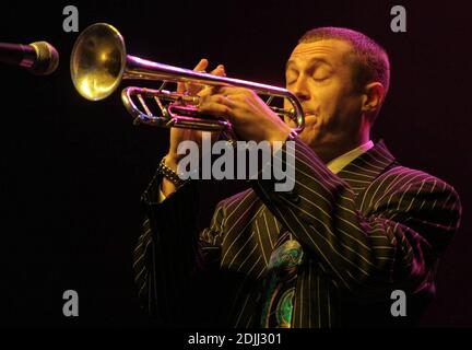 La rock band Slightly Stoopid suona all'Hard Rock Live di ft. Lauderdale, Florida 05/31/06 Foto Stock