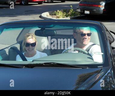 Kelsey Grammer e sua moglie fuori e circa a Malibu, CA. 4/10/05 Foto Stock