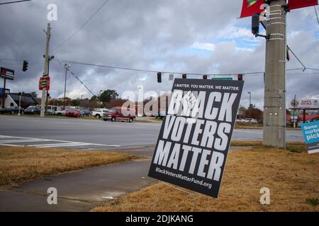 Augusta, GA USA - 12 14 20: È circa noi segno di strada, al contrario è Black votanti questione 2 di 2 Foto Stock