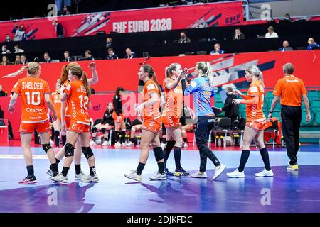 KOLDING, DANIMARCA - DICEMBRE 14: Team dei Paesi Bassi durante la partita femminile EHF Euro 2020 tra Paesi Bassi e Germania alla Sydbank Arena ON Foto Stock