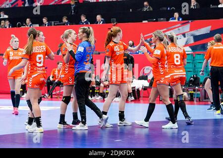 KOLDING, DANIMARCA - DICEMBRE 14: Team dei Paesi Bassi durante la partita femminile EHF Euro 2020 tra Paesi Bassi e Germania alla Sydbank Arena ON Foto Stock