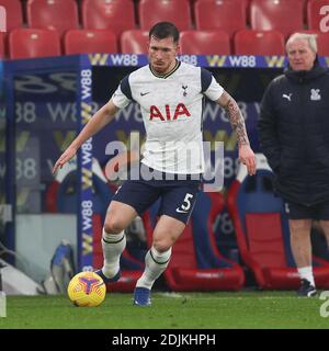 Londra, Regno Unito. 13 Dicembre 2020. Pierre-Emile H¿jbjerg di Tottenham Hotspur in azione durante la partita della Premier League tra Crystal Palace e Tottenham Hotspur a Selhurst Park, Londra, Inghilterra, il 13 dicembre 2020. Foto di Ken Sparks. Solo per uso editoriale, è richiesta una licenza per uso commerciale. Nessun utilizzo nelle scommesse, nei giochi o nelle pubblicazioni di un singolo club/campionato/giocatore. Credit: UK Sports Pics Ltd/Alamy Live News Foto Stock