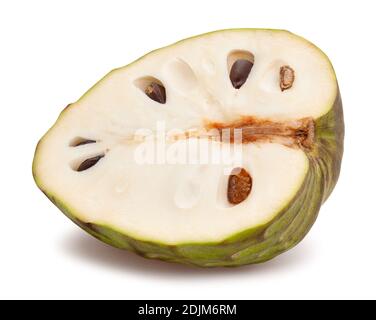 percorso cherimoya a fette isolato su bianco Foto Stock