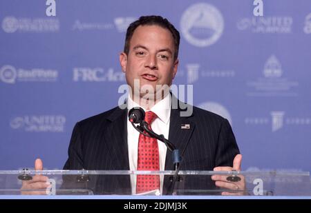 File photo - Reince Priebus, Presidente, Comitato Nazionale Repubblicano parla al 11 ° vertice annuale Values Voter, a Washington, D.C., Stati Uniti, Venerdì 9 settembre 2016. Il presidente eletto degli Stati Uniti Donald Trump ha assegnato un ruolo chiave nella sua squadra entrante a Reince Priebus, presidente del Comitato Nazionale Repubblicano (RNC), che sarà il suo capo di stato maggiore. In questo ruolo, egli darà il tono alla nuova Casa Bianca e fungerà da canale per il Congresso e il governo. Foto di Olivier Douliery/Abaca Foto Stock