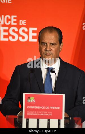 Il primo segretario del Partito socialista Jean-Christophe Cambadelis ha pronunciato il suo discorso durante una conferenza stampa dopo la Convenzione nazionale del Partito socialista francese a Parigi, in Francia, il 02 ottobre 2016. Foto di Yann Korbi/ABACAPRESS.COM Foto Stock