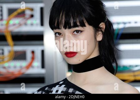 Nana Komatsu partecipa alla sfilata Chanel nell'ambito della settimana della moda di Parigi, pronta a indossare la primavera/estate 2017 a Parigi, in Francia, il 04 ottobre 2016. Foto di Aurore Marechal/ABACAPRESS.COM Foto Stock