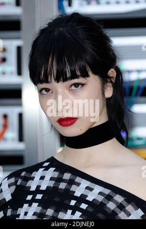 Nana Komatsu partecipa alla sfilata Chanel nell'ambito della settimana della moda di Parigi, pronta a indossare la primavera/estate 2017 a Parigi, in Francia, il 04 ottobre 2016. Foto di Aurore Marechal/ABACAPRESS.COM Foto Stock