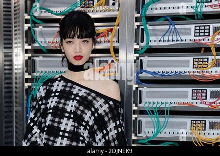 Nana Komatsu partecipa alla sfilata Chanel nell'ambito della settimana della moda di Parigi, pronta a indossare la primavera/estate 2017 a Parigi, in Francia, il 04 ottobre 2016. Foto di Aurore Marechal/ABACAPRESS.COM Foto Stock