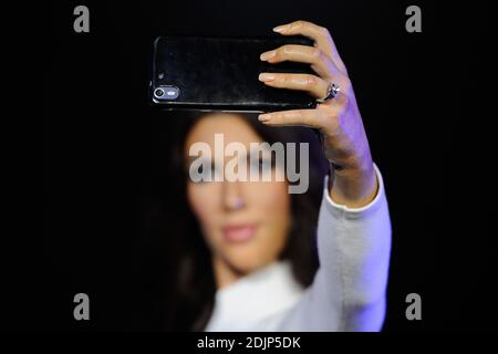 La cera di Kim Kardashian è apparsa al Madame Tussauds (con il suo anello di nozze) a Londra, Inghilterra, il 9 ottobre 2016. Foto di Aurore Marechal/ABACAPRESS.COM Foto Stock