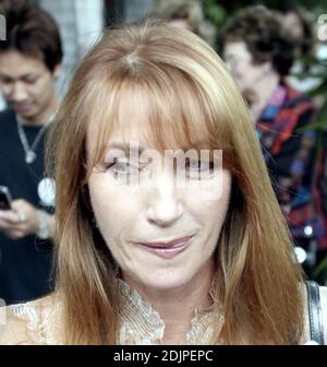 L'attrice Jane Seymour, di 55 anni, si ferma a Ghost di Beverly Hills, CA. E si ferma per scattare foto e firmare autografi con i fan. Seymour. 9/14/06 Foto Stock