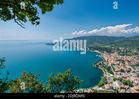 Garda on Lake Garda, Verona Province, Veneto, Italy. View from the summit of Rocca Vecchia to Lake Garda and the village of Garda Stock Photo