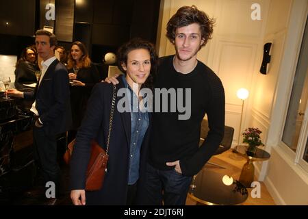 Lorie pester et Jean-Baptiste Maunier lors de l'ouverture de la nouvelle boutique Orange Opera a Paris, France, le 07 novembre 2016. Foto di Jerome Domine/ABACAPRESS.COM Foto Stock