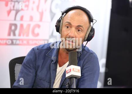 In esclusiva - Christophe Dugarry al talk show 'Team Duga' su RMC radio, a Parigi, Francia, il 07 novembre 2016. Foto di Jerome Domine/ABACAPRESS.COM Foto Stock