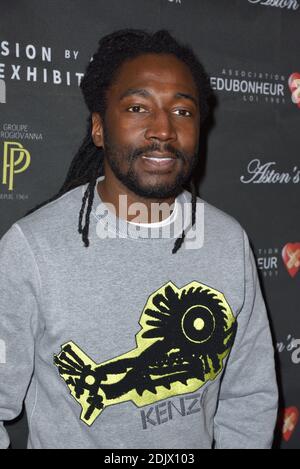 Noom Diawara alla cerimonia di apertura di Vision di AG l'esposizione a favore dell'associazione Cekedubonheur si è tenuta a Molitor a Parigi, in Francia, il 30 novembre 2016. Foto di Edouard Bernaux/ABACAPRESS.COM Foto Stock