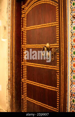 Porta di casa Muadin (Casa El-Muadin), casa con cortile e quattro pilastri del 18 ° secolo, apparteneva al ministro Seffar (El-Seffar) follo Foto Stock