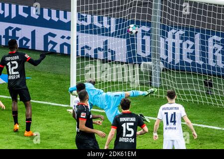 Leverkusen, BayArena, 13.12.20: Torwart Oliver Baumann (Hoffenheim) bekommt ein Gegentor im Spiel 1. Bundesliga Bayer 04 Leverkusen contro TSG 1899 Hoffe Foto Stock