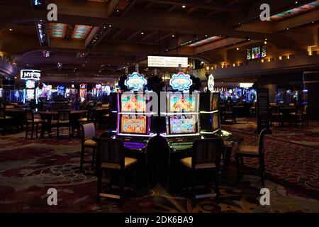 Slot Machines all'Excalibur Hotel & Casino, domenica 13 dicembre 2020, a Las Vegas. Foto Stock