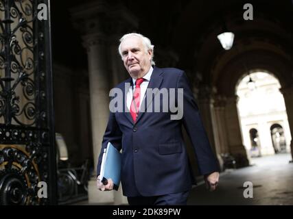 Il Consigliere strategico principale del primo Ministro Boris Johnson, Sir Edward Lister, tornando a Downing Street, Londra, dopo aver partecipato all'incontro settimanale del Governo presso l'ufficio degli Esteri e del Commonwealth (FCO). Foto Stock