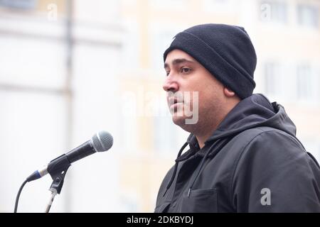 Roma, Italia. 15 Dic 2020. Dimostrazione nazionale dei lavoratori del settore alberghiero di fronte al Palazzo di Montecitorio di Roma (Foto di Matteo Nardone/Pacific Press) Credit: Pacific Press Media Production Corp./Alamy Live News Foto Stock