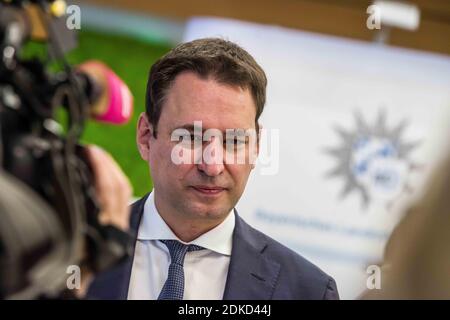 Monaco, Baviera, Germania. 15 Dic 2020. GEORG EISENREICH, ministro della Giustizia della Baviera. Insieme al PrÃ¤sident des Bayerischen Landeskriminalamts (Ufficio del crimine bavarese), Harald Pickert, und dem Generalstaatsanwalt a MÃ¼nchen, Reinhard RÃ¶tle, il ministro degli interni bavarese Joachim Herrmann e il ministro della Giustizia George Eisenreich hanno pubblicato il rapporto "Gemeinsame Lagebild Justiz/Polizei Organizierte KriminalitÃ¤sulla giustizia organizzata" 2019. È stata sottolineata la criminalità nelle zone di confine della Germania, nonché l'uso di esplosivi per aprire UN Foto Stock