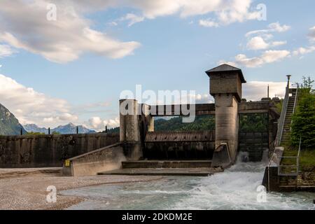 Centrale idroelettrica di Krün e passaggio alla centrale di Walchensee Sull'Isar Foto Stock