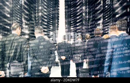 Uomini d'affari con codice di programma e background astratto di affari Foto Stock