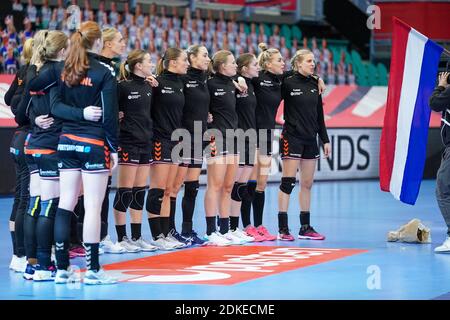 KOLDING, DANIMARCA - DICEMBRE 15: Team dei Paesi Bassi durante la partita femminile EHF Euro 2020 tra Paesi Bassi e Romania alla Sydbank Arena ON Foto Stock