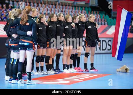 KOLDING, DANIMARCA - DICEMBRE 15: Team dei Paesi Bassi durante la partita femminile EHF Euro 2020 tra Paesi Bassi e Romania alla Sydbank Arena ON Foto Stock