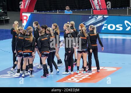 KOLDING, DANIMARCA - DICEMBRE 15: Team dei Paesi Bassi durante la partita femminile EHF Euro 2020 tra Paesi Bassi e Romania alla Sydbank Arena ON Foto Stock