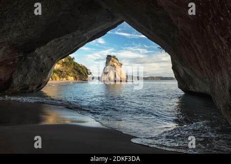 Cathedral Cove, Cathedral Cove Marina Reserve, Coromandel Peninsula, Waitako, Isola del Nord, Nuova Zelanda, Oceania Foto Stock